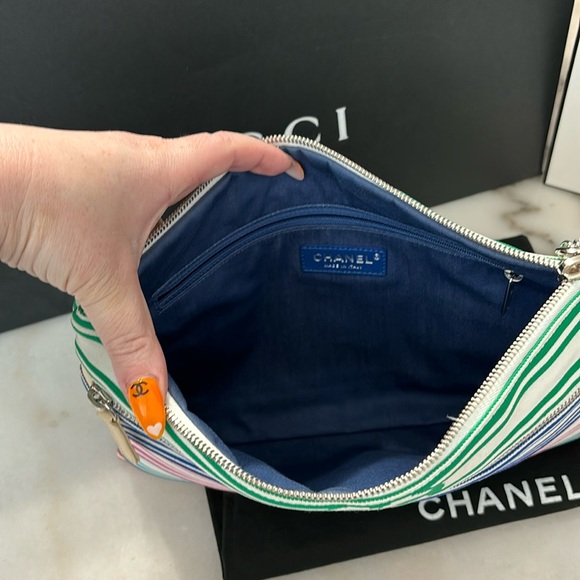 Sold—-🌟🔥 CHANEL Venise Biarritz Zip Pouch Striped
Canvas Large - Picture 6 of 13